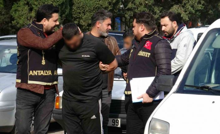 Ölümle sonuçlanan hasarlı kaza tartışması şüphelisi 4 kişi adliyeye sevk edildi