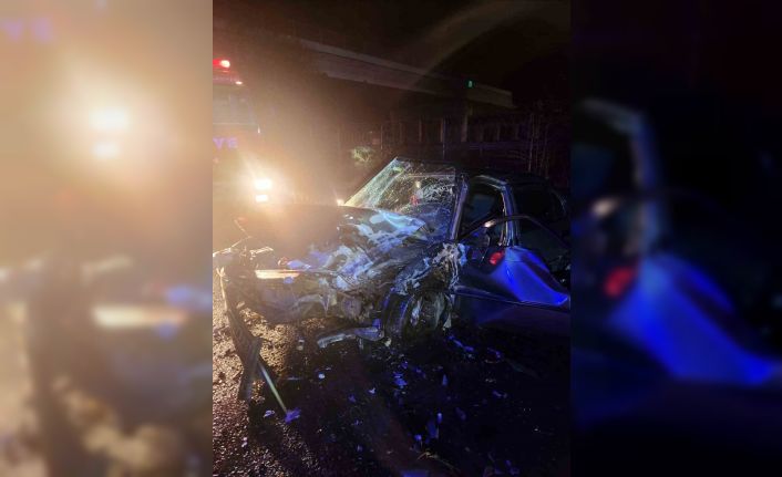 Otomobil ile hafif ticari araç çarpıştı: 3 yaralı