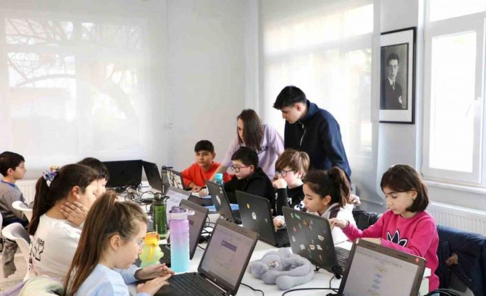 Robotik kodlama ile çocuklar geleceğe hazırlanıyor