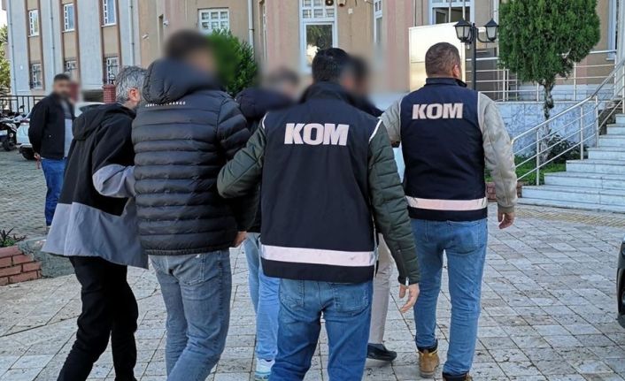 Silah tehdidi ile haksız kazanç sağlamaya çalışan 3 şüpheli tutuklandı