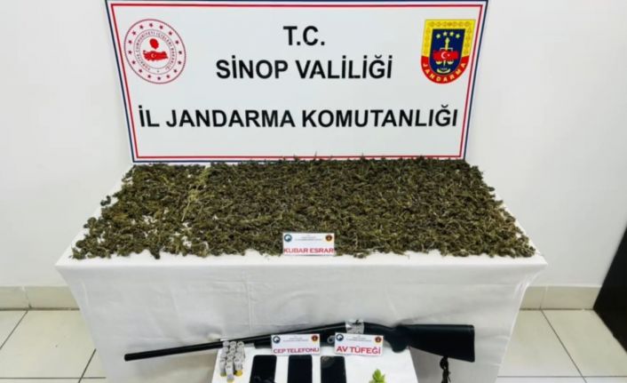 Sinop’ta bin 689 gram kubar esrar maddesi ele geçirildi