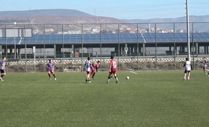 Sömestr tatilinde minik futbolcular için heyecan dolu bir turnuva düzenlendi