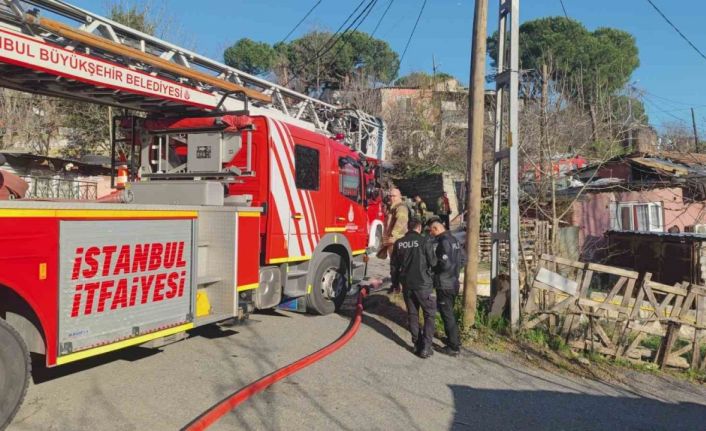 Sultangazi’de patlayan tüp gecekonduyu küle çevirdi