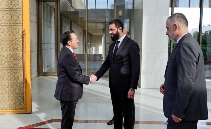 Suriye’nin yeni lideri eş-Şara, İspanya ve Katar dışişleri bakanları ile görüştü