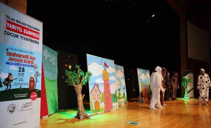 Talas’ta çocuklar, ’Maharetli Ayı’ ile eğlendi