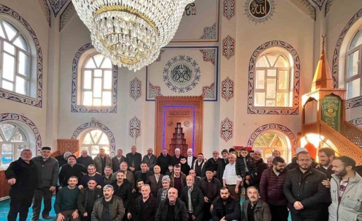 Tomarzalılar sabah namazında camilerde buluşuyor