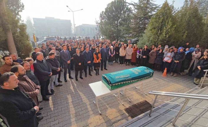 Trafik kazası sonrası 53 günlük yaşam savaşını kaybetti