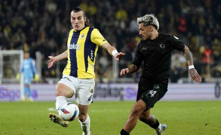 Trendyol Süper Lig: Fenerbahçe: 2 - Atakaş Hatayspor: 1 (İlk yarı)