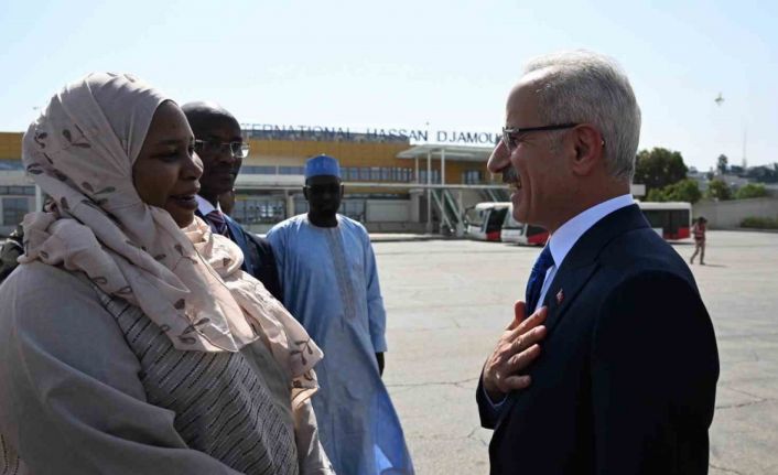 Ulaştırma ve Altyapı Bakanı Uraloğlu, Çad Dışişleri Bakanı Koulamallah ile bir araya geldi
