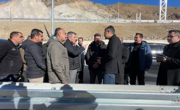 Vali Ali Çelik: “Yüksekova-Yeni Köprü Tüneli çift girişli halkın hizmetine açıldı”