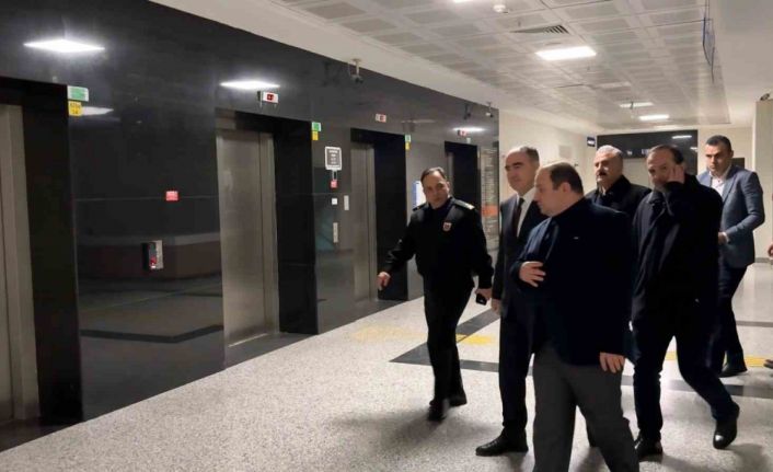 Vali Özkan yaralanan askerleri ziyaret etti
