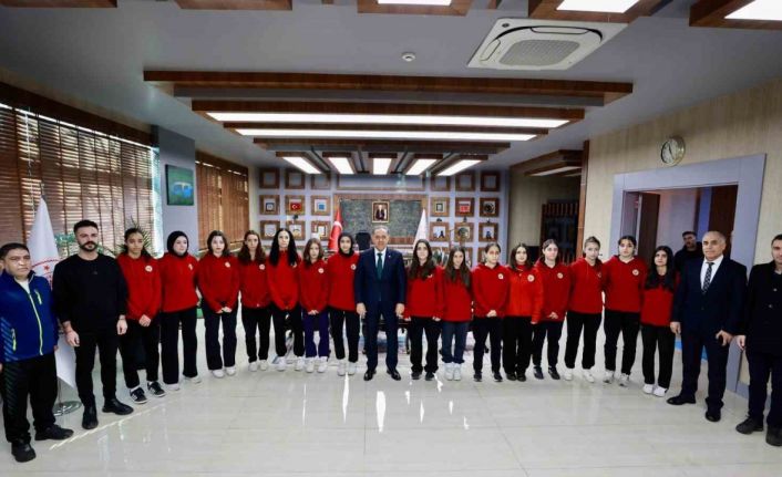 Vali Usta: ’’Urfa ile Bingöl’ün arasındaki dostluğun bozulmasına müsaade etmeyeceğiz’’