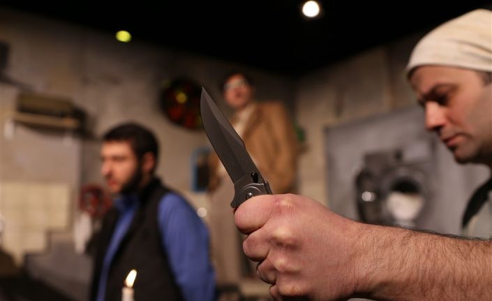 Van Devlet Tiyatrosu 2. sahnesini ‘Maskeliler’ oyunu ile açtı