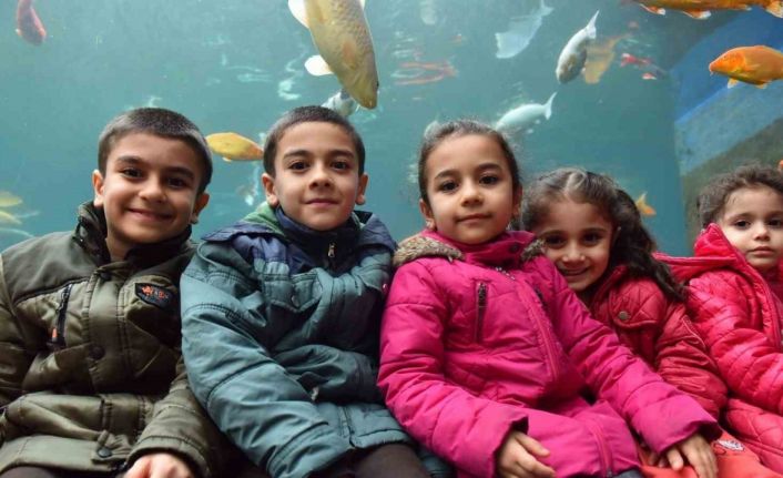 Yıldırım Belediyesi’nden çocuklara karne hediyesi