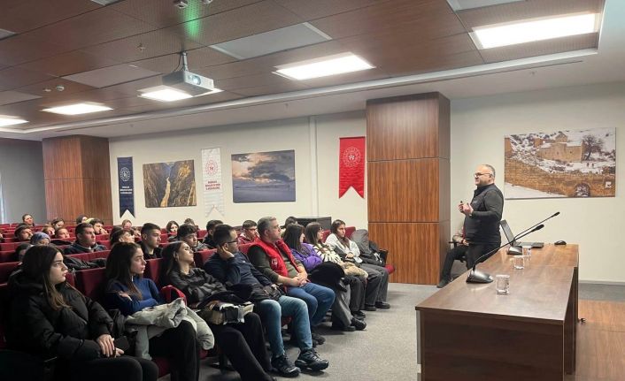 13 Gençlik Merkezinde gençlere afet farkındalık eğitimi verildi