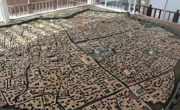 21 yıl, 21 günde yapılan Sur maketine yoğun ilgi