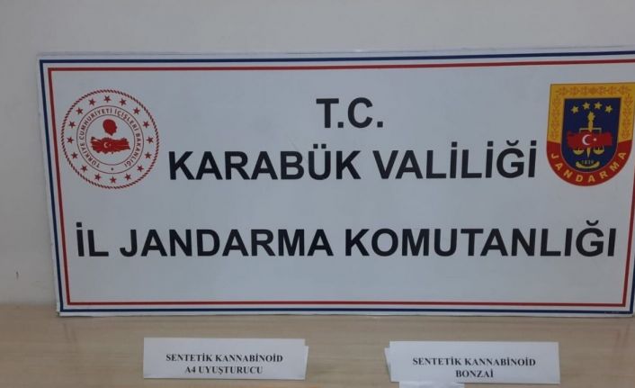 2 şahsın üzerinde uyuşturucu yakalandı