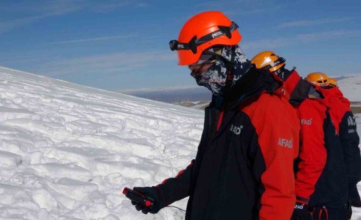 AFAD’dan ‘yaşam sinyal cihazı’ ile çığ tatbikatı