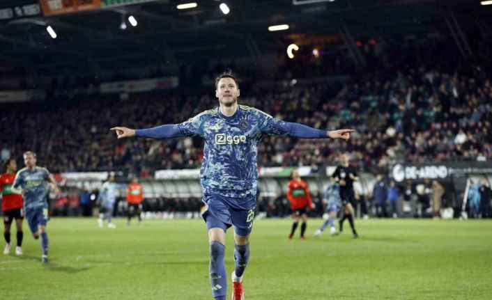 Ajax forması giyen Wout Weghorst 6 hafta sahalardan uzak kalacak