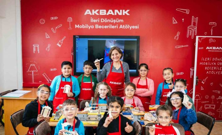 Akbank deprem bölgesinde ileri dönüşümle yeni başlangıçlara öncülük ediyor