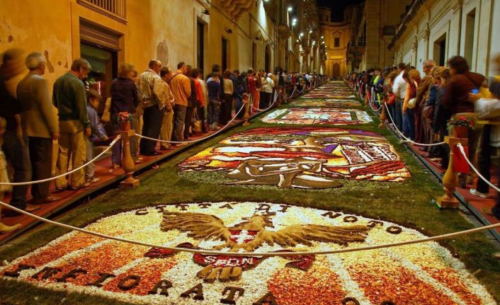 Antalya Çiçek Desenleri Günleri’nde gençler en güzel deseni oluşturmak için yarışacak