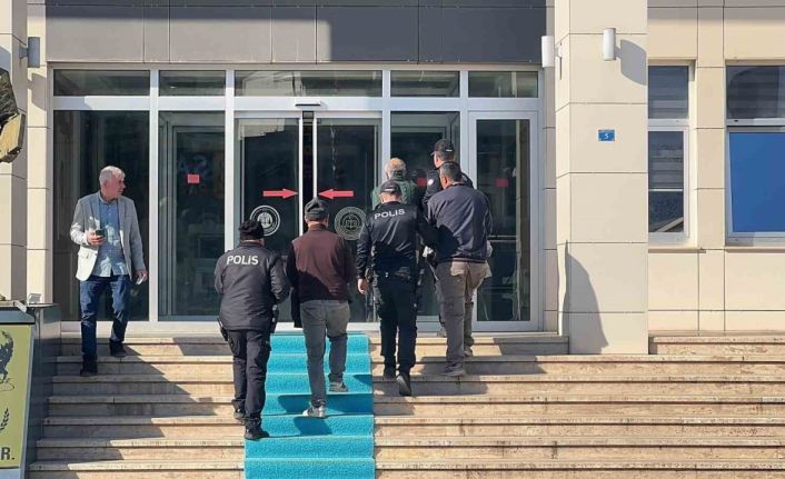 Antalya’da palet hırsızları yakayı ele verdi