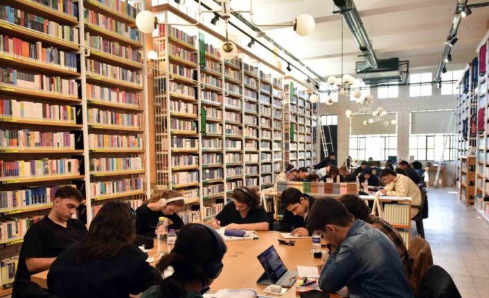 Araştırmacıların gözdesi: Cemil Meriç Kütüphanesi