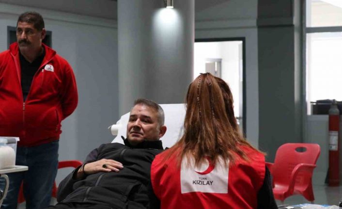 Ardahan Polisi’den Kızılay’a kan bağışı