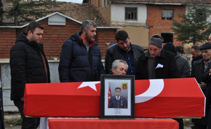 Arkadaşının silahıyla kendini vuran uzman çavuş Isparta’da toprağa verildi