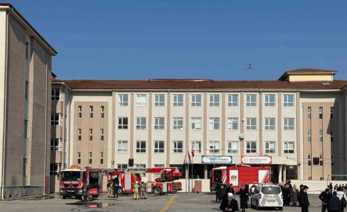 Arnavutköy’de okulda yangın paniği