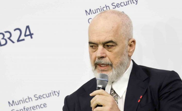 Arnavutluk Başbakanı Rama: "Sonumuz Konstantinopolis’te şehrin surları yıkılırken tartışan papazlar gibi olacak"