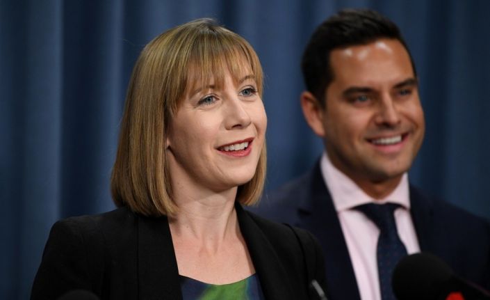 Avusturalya’da özel gezi için resmi şoförünü kullanan Bakan istifa etti