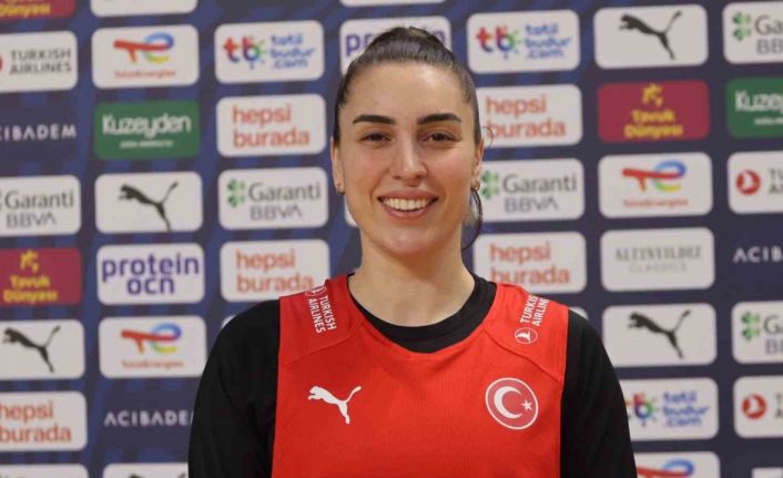 Ay-yıldızlı kadınlar, İzlanda’ya bileniyor