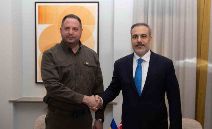 Bakan Fidan Ukrayna Cumhurbaşkanlığı Ofisi Başkanı Andriy Yermak ile görüştü