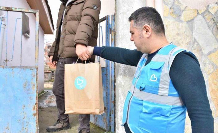 Balıkesir’de beslenme çantaları büyükşehir desteğiyle doluyor