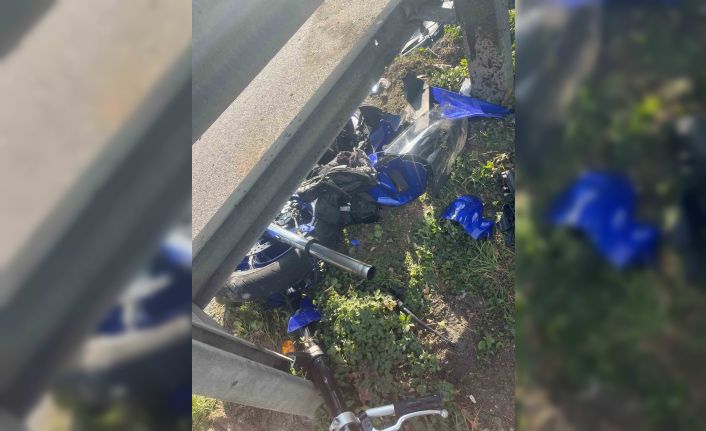 Bariyere çarpan motosikletin sürücüsü 3 günlük yaşam mücadelesini kaybetti