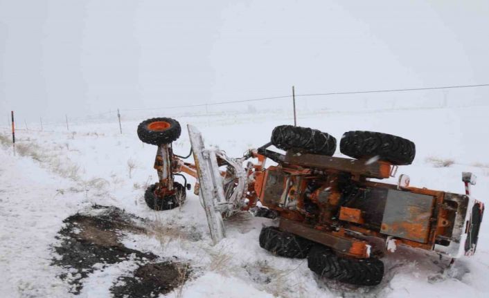 Başkale’de yoğun kar yağışı: 46 yerleşim yerinin yolu ulaşıma kapandı