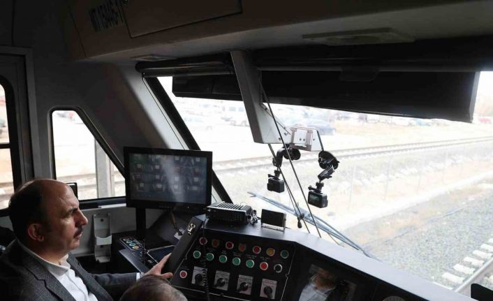 Başkan Altay şehri demir ağlarla örecek projeleri basınla birlikte inceledi