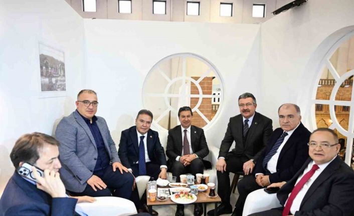 Başkan Böcek, EMITT 2025’te Antalya’yı tanıtıyor