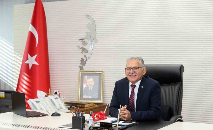 Başkan Büyükkılıç: "Bu müstesna gecede işgal ve savaşların sona ermesini temenni ediyoruz"