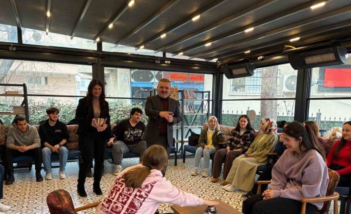 Başkan Ercan’dan Kitap Kafe’ye ziyaret