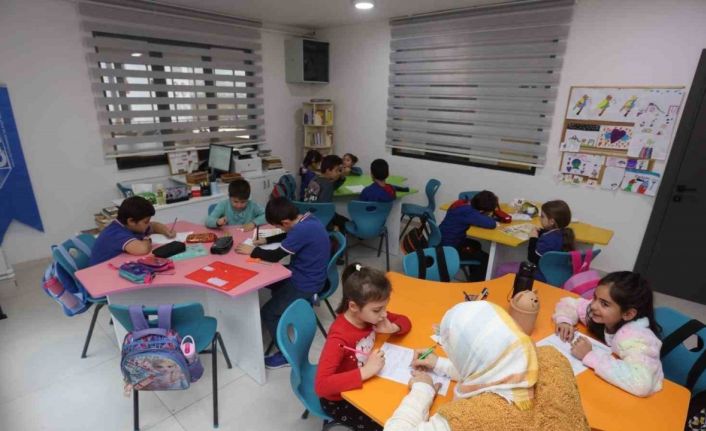 Başkan Sandıkçı: "Halk kütüphanemizde bir ayda bin 648 öğrencimizi ağırladık"