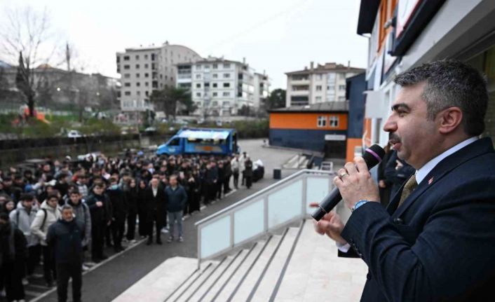 Başkan Yılmaz mesaisine öğrenciler ile başladı