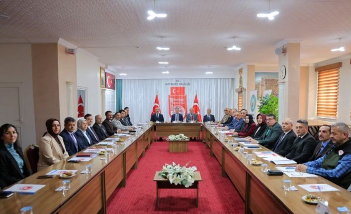 Bayburt’ta ’Ailenin Korunması ve Güçlendirilmesi Vizyon Belgesi ve Eylem Planı’ bilgilendirme toplantısı gerçekleştirildi