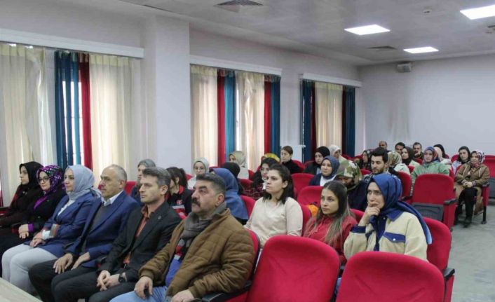 Bayburt’ta kurum çalışanları afetlere karşı bilgilendiriliyor