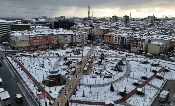 Beyaza bürünen Sultangazi havadan görüntülendi