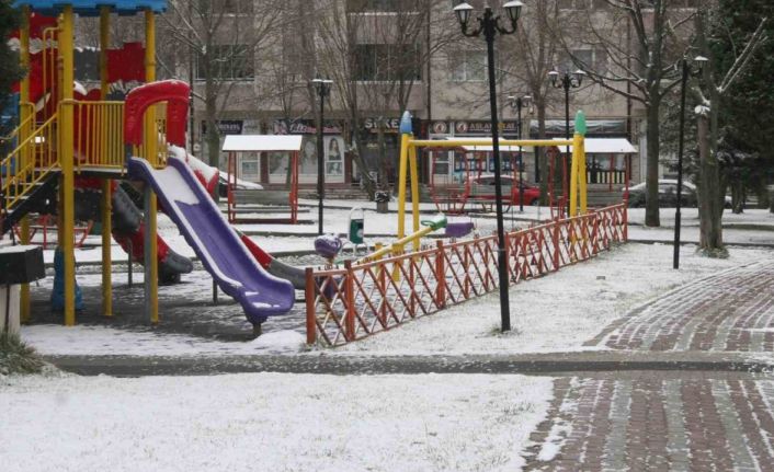 Bilecik’e yılın ilk karı yağdı
