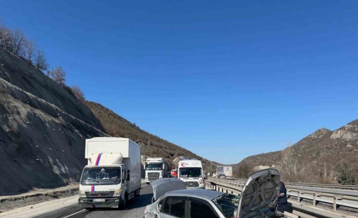 Bilecik’te trafik kazası, 3 yaralı