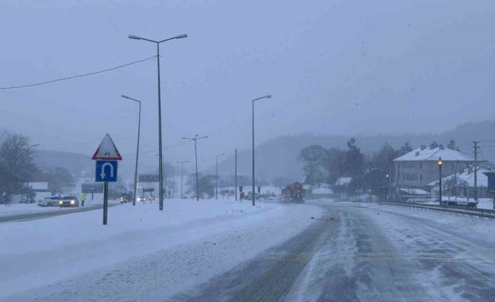 Bolu Dağı ulaşıma açıldı: Küçük araçların geçişine izin veriliyor