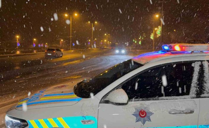 Bolu Dağı yolunda denetim: Tırlar kontrollü gönderiliyor